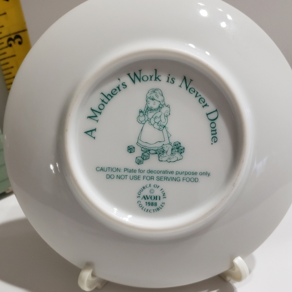 1988 Avon collector plate - Picture 3 of 3